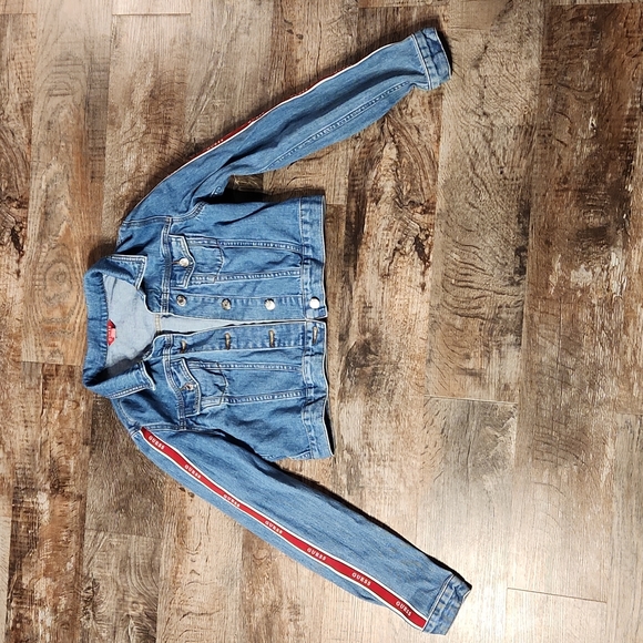 Guess Jackets & Blazers - Guess women's cropped red stripe arm jean jacket size medium